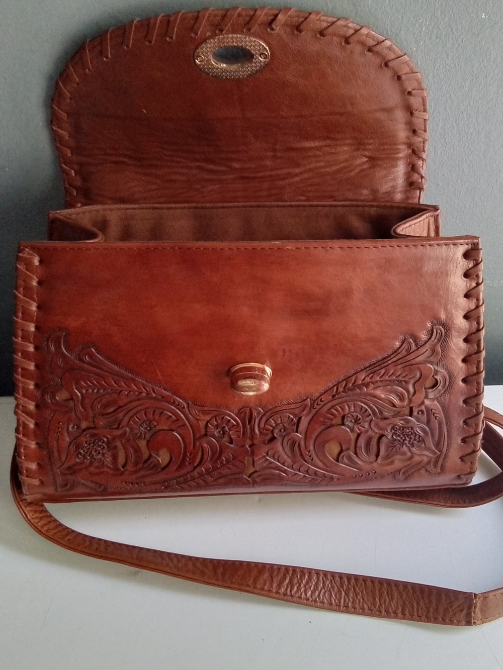 Vintage Hand Tooled Leather Floral Crossbody Bag Cognac Brown Whipstitch Detail - Picture 6 of 7